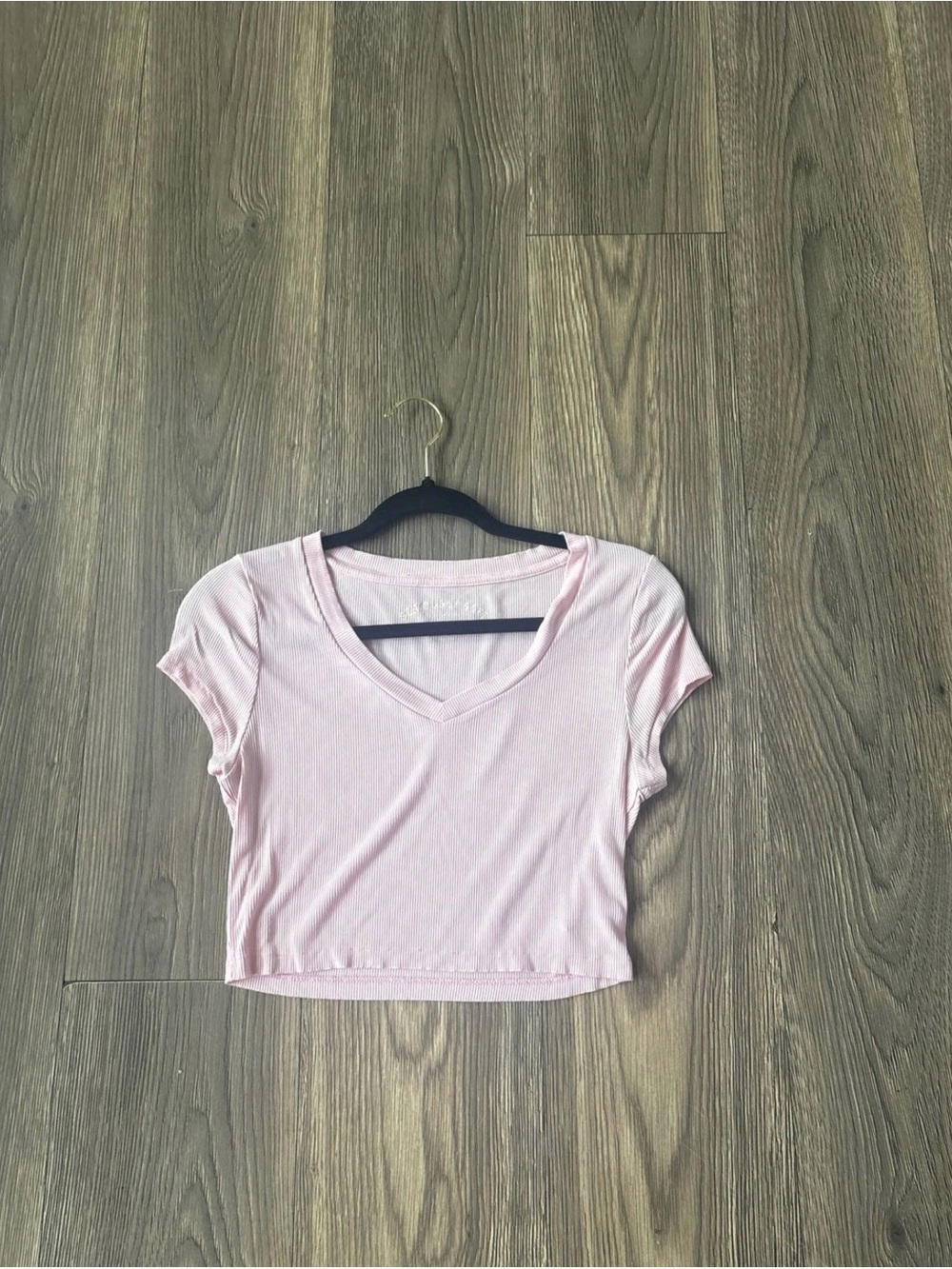 Aeropstale Light Pink Ribbed V-Neck Cropped Baby Tee